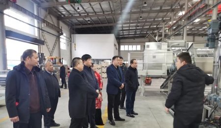 棗莊市嶧城經(jīng)濟(jì)開發(fā)區(qū)領(lǐng)導(dǎo)來?？萍褏⒂^交流