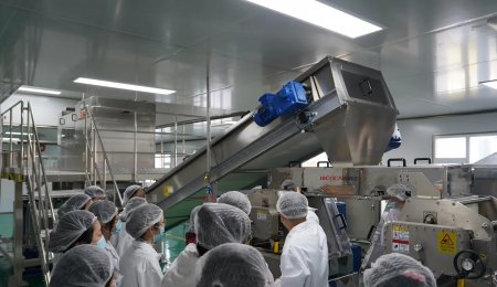 產(chǎn)學(xué)研深度融合 協(xié)同培育技術(shù)人才——青島?？萍雅c河南工業(yè)大學(xué)食品工程聯(lián)合研發(fā)中心